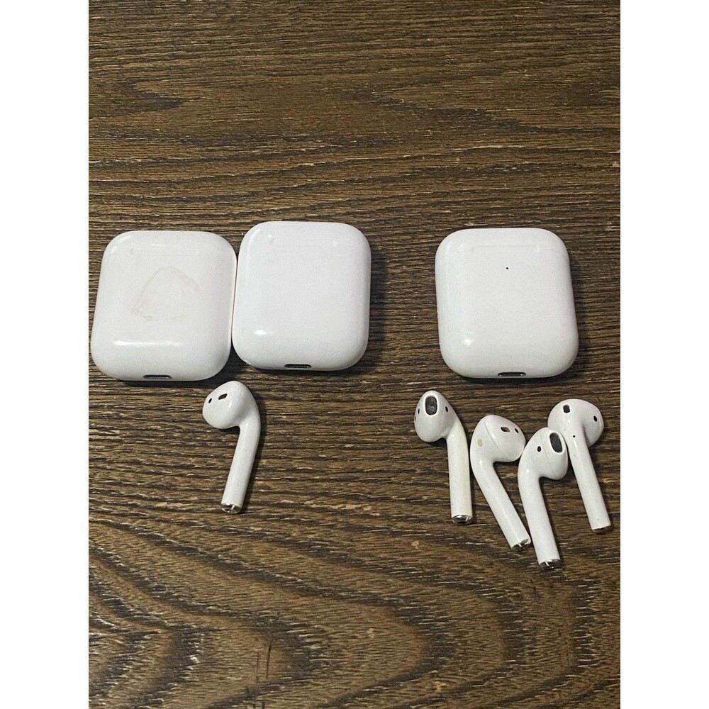 Lot of 5 Mixed 1st/2nd Gen Apple AirPods And 3 Charging Case (2 A1602, 1 A1938)